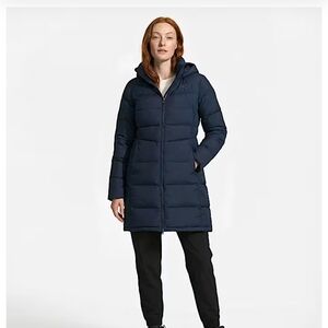 The North Face Women's Navy Puffer Coat